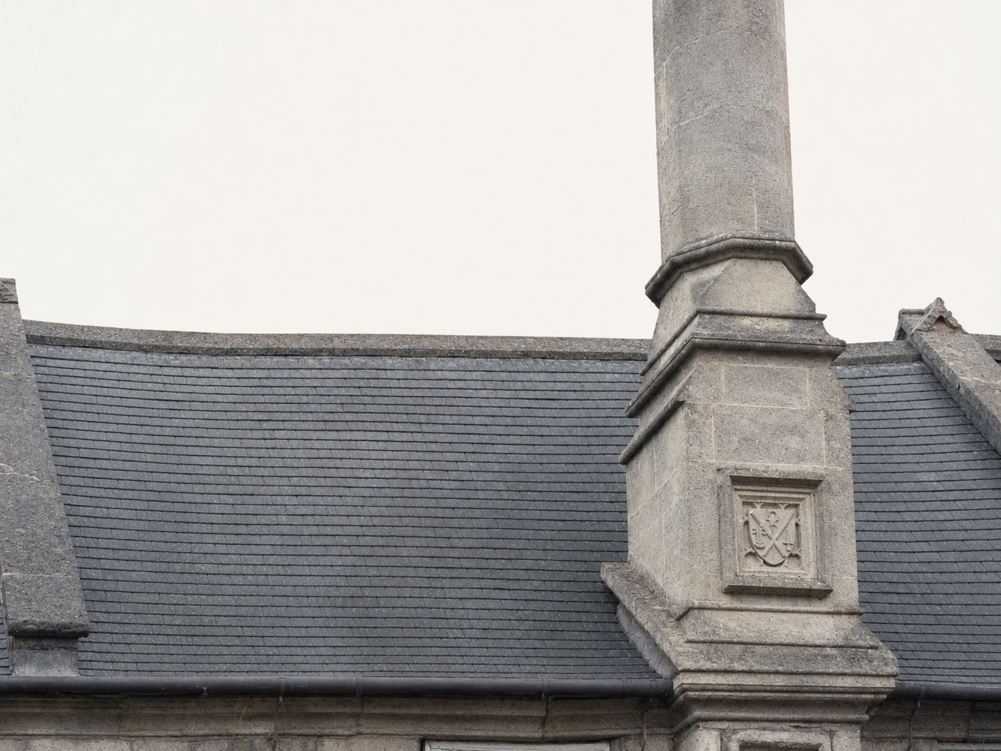 Toiture en ardoise rejointoyée à neuf et démoussée à Châteaubriant